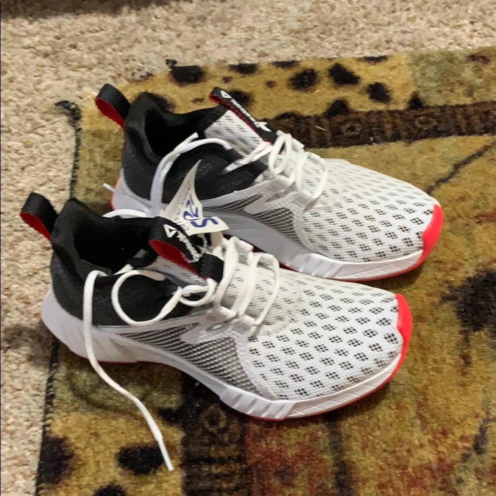 Brand new Reebok running shoes w the tags